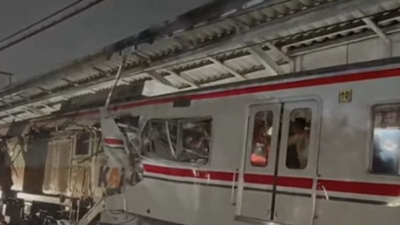 Kereta KAI Commuter Line dan KA Jarak Jauh Bertabrakan di Stasiun Bekasi Timur, Sejumlah Penumpang Luka-luka